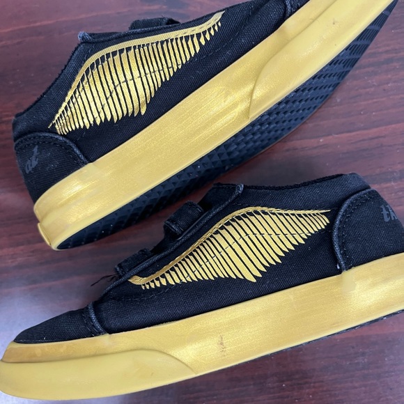 Vans Old Skool V Harry Potter Toddler Sneakers Black Gold Off The Wall 9 - Picture 6 of 9
